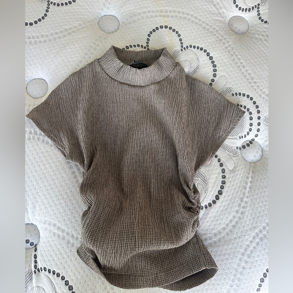 Zara halter neck short sleeve crop top